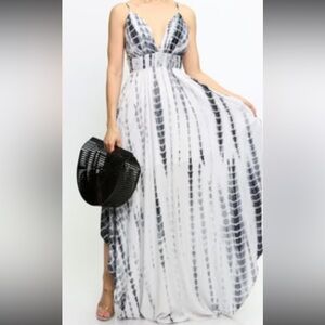 Chic Monochrome Maxi Dress